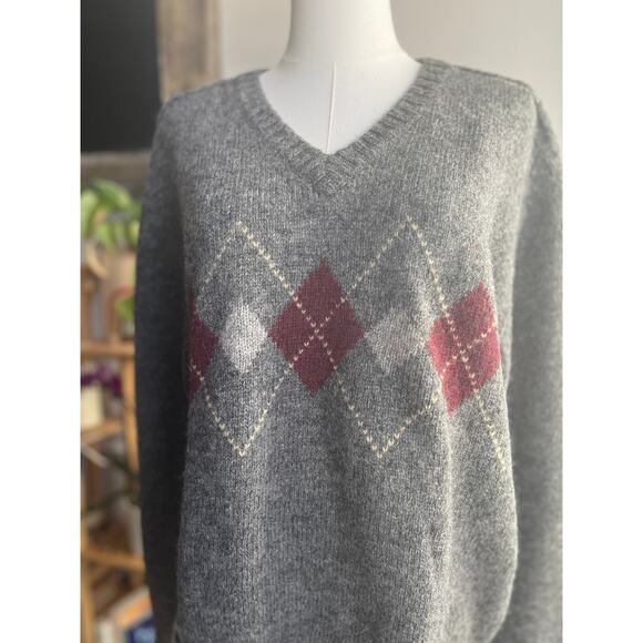 Vintage Sweaters - Vintage 90s Gray White Red Argyle Shetland Wool Sweater Size Large